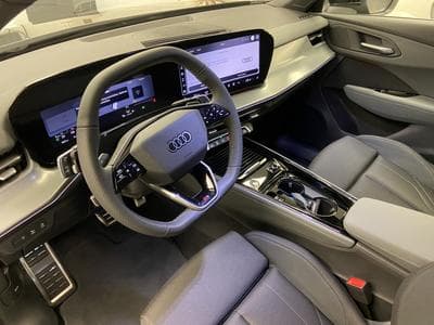 Audi Q3 Sportback e-hybrid 200kW / 272ch S tronic (2025) - Photo 2