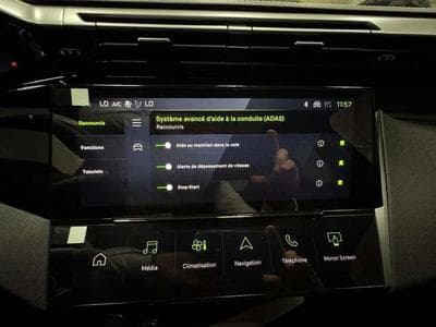 Peugeot 308 308 BlueHDi 130 EAT8 GT (2025) - Photo 13