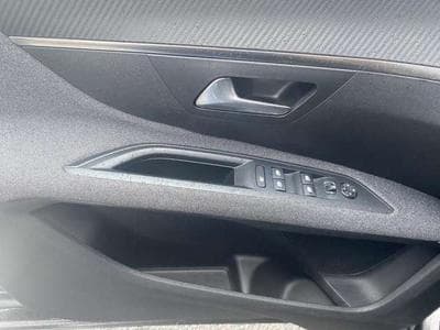 Peugeot 5008 7 places (2019) - Photo 9