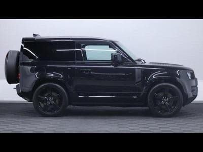 Land-Rover Defender 90 P400 xDynamic HSE (2024) - Foto 3