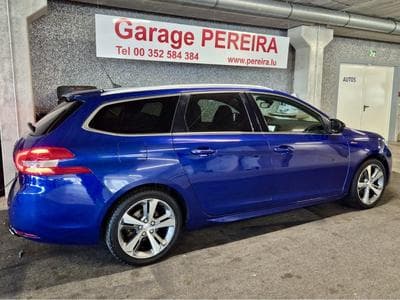 Peugeot 308 1.5 BLUEHDI 130 SW GT LINE AUTO PANO CUIR NAVI (2020) - Photo 2