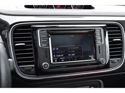 VW Beetle 1.4 TSI R-Line DSG TO CUIR FENDER GPS CAM XENON 1° MAIN (2016) - Photo 12