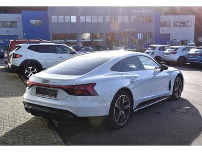 Audi e-tron 60 Quattro SUSP PNEU SG SPORT PLUS MEMO CAM360 JA20 1° MAIN (2022) - Photo 4