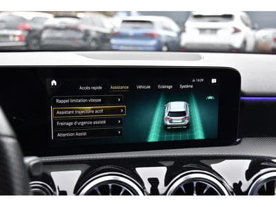 Mercedes A 200 AMG Line 7G DISTRONIC KEYLESS CAM NIGHT MIDLINE 1° MAIN (2023) - Photo 13