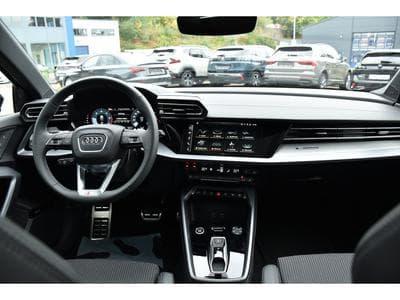 Audi A3 Sportback 35 TDI S-Line S-Tr. TO SONOS ACC SIDE MATRIX JA19 (2026) - Photo 11