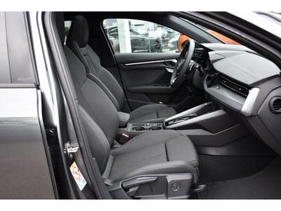 Audi A3 Sportback 35 TDI S-Line S-Tr. TO SONOS ACC SIDE MATRIX JA19 (2026) - Photo 8