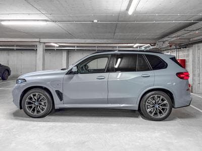 BMW X5 X5 50 e xDrive M/ACC/PANO/AHK/HYBRIDE/SUSPENSION/360°/LED LA (2025) - Photo 5