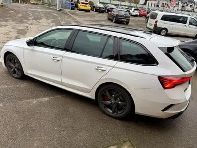 Skoda Octavia COMBI 2.0 TSI 265 RS DSG CANTON PANO CUIR NAVI (2026) - Foto 2