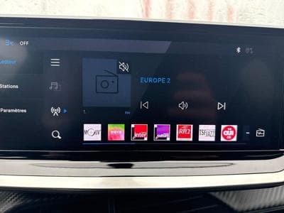 PEUGEOT 208 1.2 Hybrid 100ch Allure e-DCS6 (2024) - Foto 11