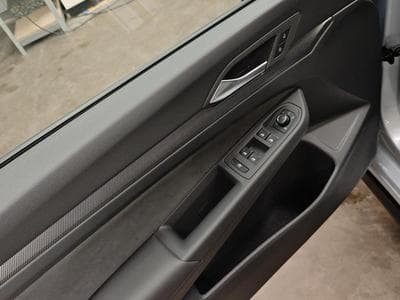 VW Golf R-LINE (2026) - Foto 14