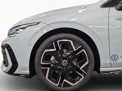 VW Golf R-LINE (2026) - Foto 8