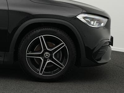 Mercedes GLA 180 AMG-Line LED+Kamera+Night+AHK+19" (2020) - Foto 8