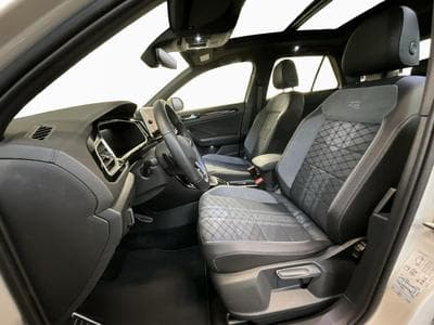 VW T-Roc R-Line+DSG+Pano+RearView (2024) - Photo 9