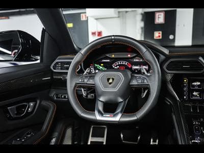 Lamborghini Urus S 4.0 V8  (666 CH) - AKRAPOVIC (2024) - Photo 13