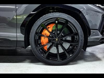 Lamborghini Urus S 4.0 V8  (666 CH) - AKRAPOVIC (2024) - Photo 8