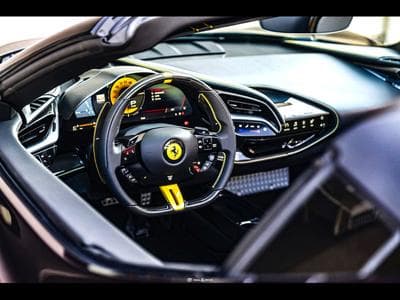 Ferrari SF90 SF90 SPIDER ATELIER - VIOLA HONG KONG - PPF - IMMAT. FR (2024) - Photo 12