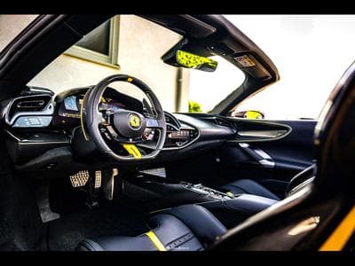 Ferrari SF90 SF90 SPIDER ATELIER - VIOLA HONG KONG - PPF - IMMAT. FR (2024) - Photo 14