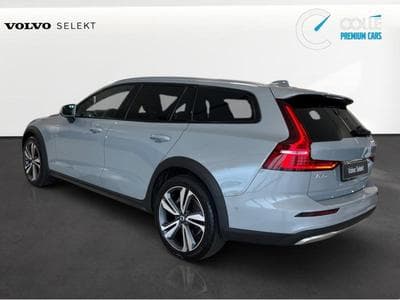 Volvo V60 Plus (2023) - Foto 2