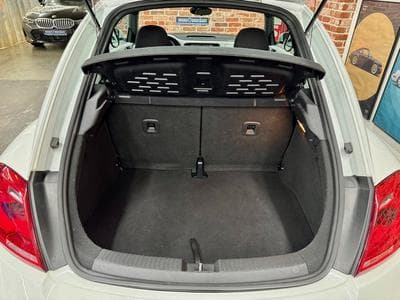 VW Beetle Beetle 2.0 TDi 110cv Navig/ClimaA/Park/jALU16/BT (2015) - Foto 7