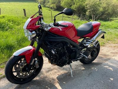 Triumph Street Triple 1050SE (2010) - Photo 1