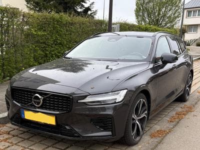Volvo V60 T6 (2024) - Photo 1