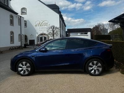 Tesla Model Y Propulsion (2023) - Photo 1