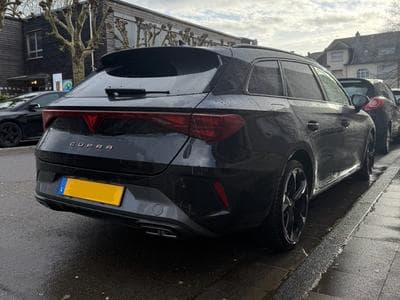 Cupra Leon ST (2025) - Photo 1