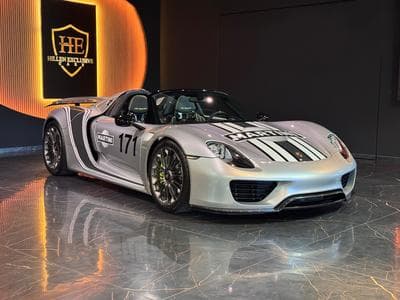 Porsche 918 Spyder (2015) - Photo 1