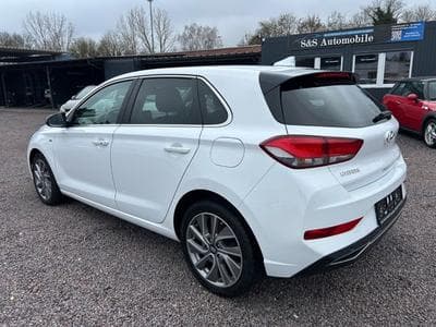 Hyundai i30 i30 Lim. 1.6 CRDi Hybrid *Navi*Kamera*LED*Euro6* (2021) - Photo 6