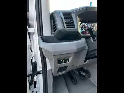 VW Crafter 30 2.0 TDI (2026) - Photo 4