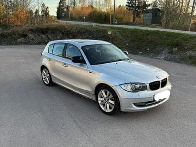 BMW Série 1 2.0d Manuelle (2010) - Photo 1