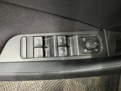 Skoda Kamiq Selection 1.0 TSI 115 DSG7 (2025) - Foto 9