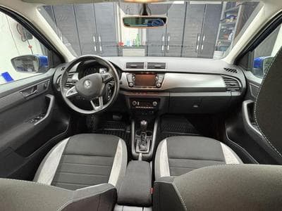 Skoda Fabia JOY1.2 TSI DSG 110 Navi Klima PDC Tempomat Alcantara (2016) - Foto 8