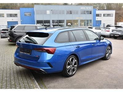 Skoda Octavia Combi 2.0 TDI RS DSG 4X4 MEMO TRAVEL CANTON CAM KEYLESS (2024) - Foto 4