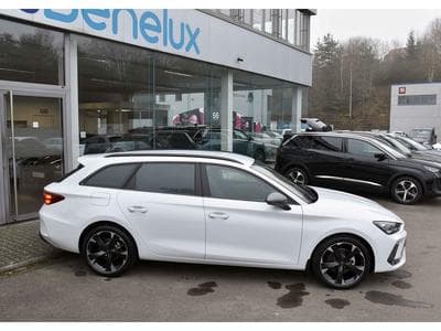 Cupra Leon ST 1.5 eTSI DSG ACC LANE SG CHFF CAM NEUVE (2025) - Photo 3