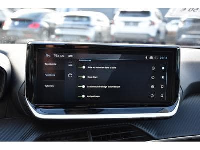 Peugeot 2008 1.2 PureTech Allure ACC GPS LANE SIDE CAM 360 1° MAIN (2024) - Photo 14