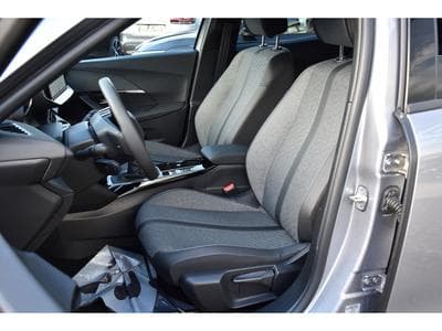 Peugeot 2008 1.2 PureTech Allure ACC GPS LANE SIDE CAM 360 1° MAIN (2024) - Photo 6