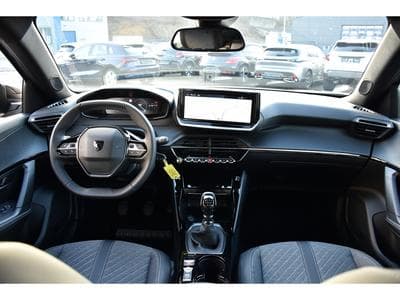 Peugeot 2008 1.2 PureTech Allure ACC GPS LANE SIDE CAM 360 1° MAIN (2024) - Photo 9