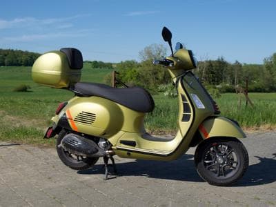 Vespa GTS SuperSport (2023) - Photo 1
