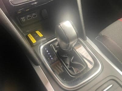 Renault Megane 1.33 TCe R.S. Line EDC (2021) - Foto 9