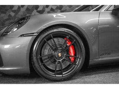 Porsche 911 Carrera 4 GTS Coupé PDK (2024) - Photo 11