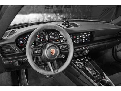 Porsche 911 Carrera 4 GTS Coupé PDK (2024) - Photo 8