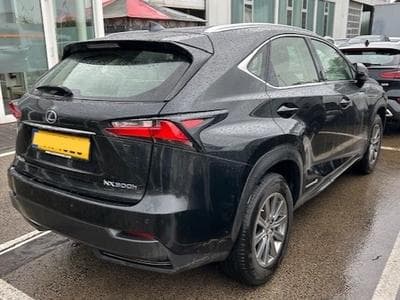 Lexus NX NX300h (2017) - Foto 1