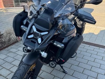 BMW R 1300 Gsa Triple Black (2025) - Photo 1