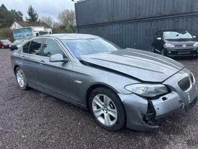 BMW 528 528 i Lim. xDrive *Autom.*Navi*Bi-Xenon*UNFALL* (2013) - Photo 2
