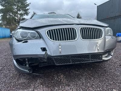 BMW 528 528 i Lim. xDrive *Autom.*Navi*Bi-Xenon*UNFALL* (2013) - Foto 3
