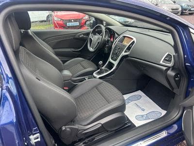 Opel Astra Astra J GTC Sport *Navi*SHZ*PDC*Euro6* (2015) - Photo 8