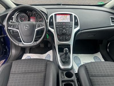 Opel Astra Astra J GTC Sport *Navi*SHZ*PDC*Euro6* (2015) - Photo 9
