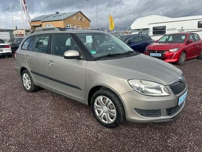 Skoda Fabia Fabia Combi 1.4l *Klima*TÜV 05/2027*Euro5* (2010) - Photo 3