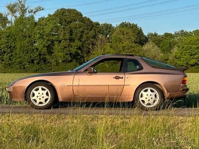 Porsche 944 2.5 163ch (1988) - Photo 1